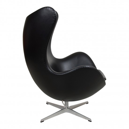 Buy Arne Jacobsen Egg chair in black leather CPH Classic